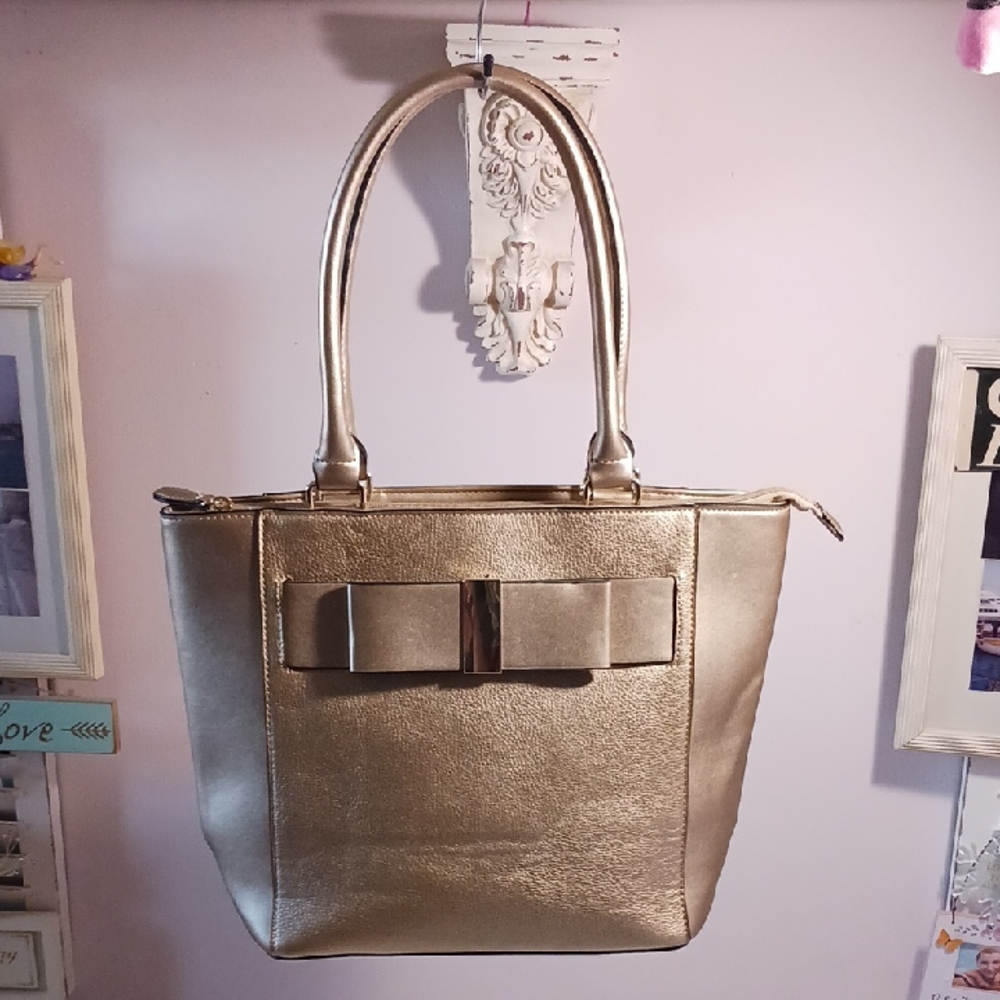 Elegant! ⚜️ Apt.9 ⚜️ Champagne Metalic Designer Bow Inspired Handbag ⚜️